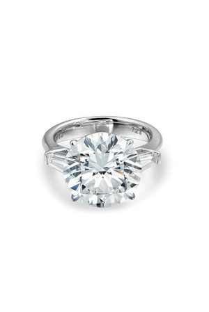 Round Brilliant Ring