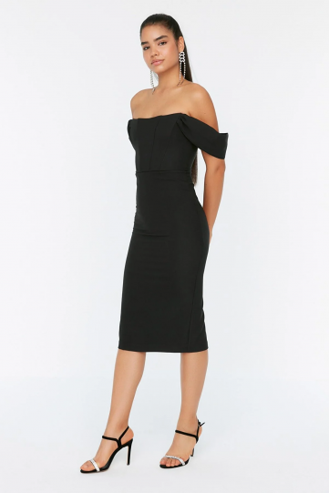 Siyah Detaylı Elbise 