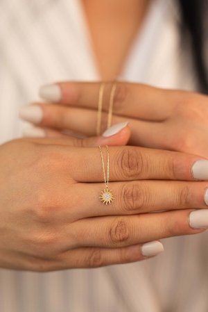 Altın Güneş Kolye