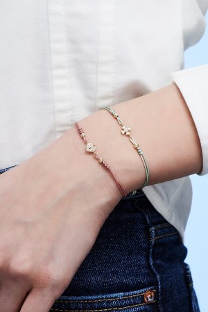 Altın Ipli Yonca Bileklik